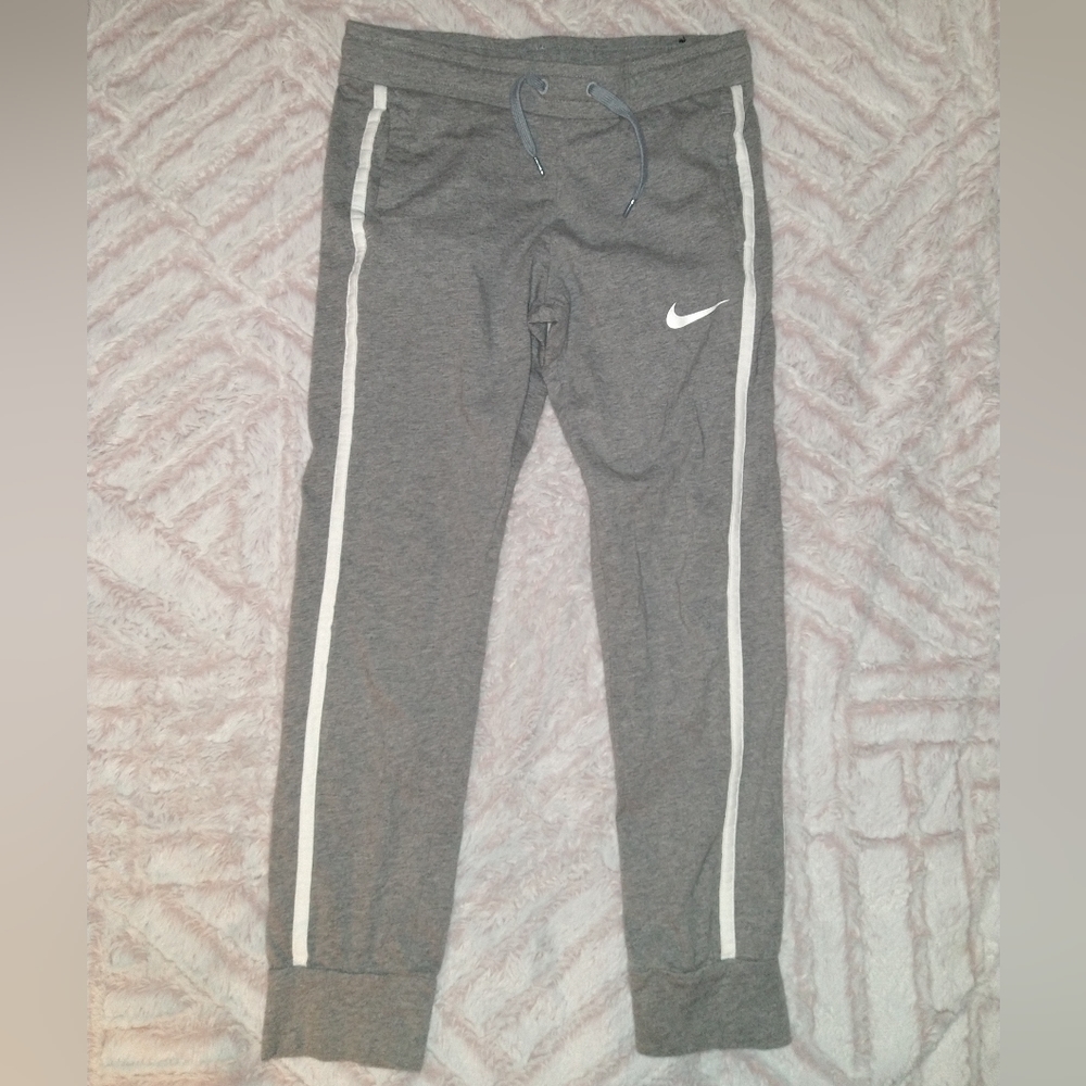 Large Women's youth Nike sweatpants!!